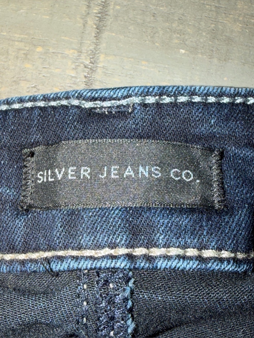 Women's size 34 jeans women's 14 Dark Blue Bootcut Jeans suki cut silver jeans - Picture 6 of 8